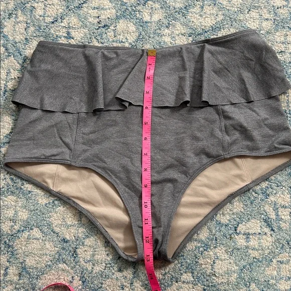 Koran jeans Gray Ruffled Women's Intimate swim bottoms Shorts large - Picture 6 of 6